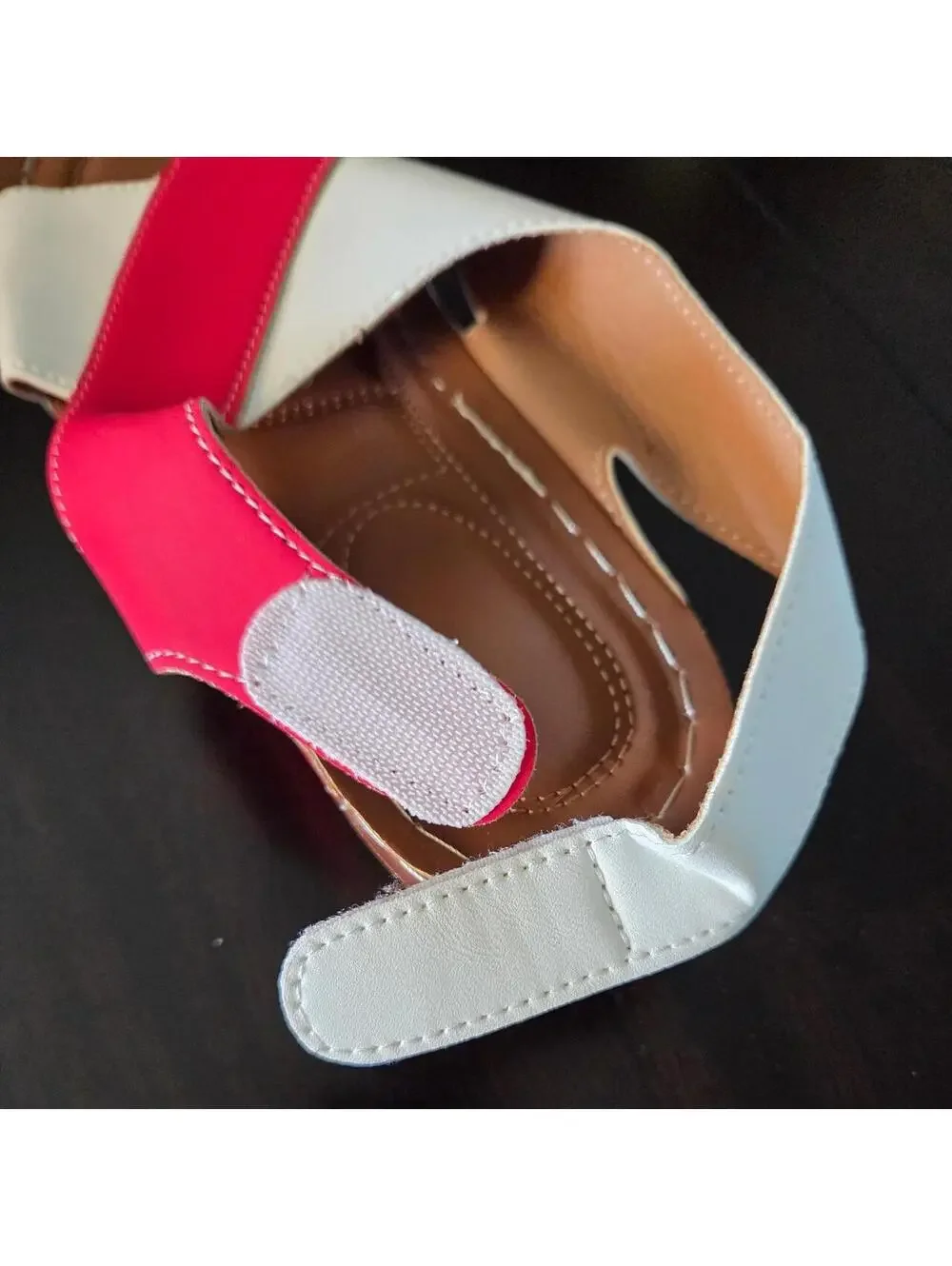 White and red leather sandals with criss-cross straps #summer #beachy